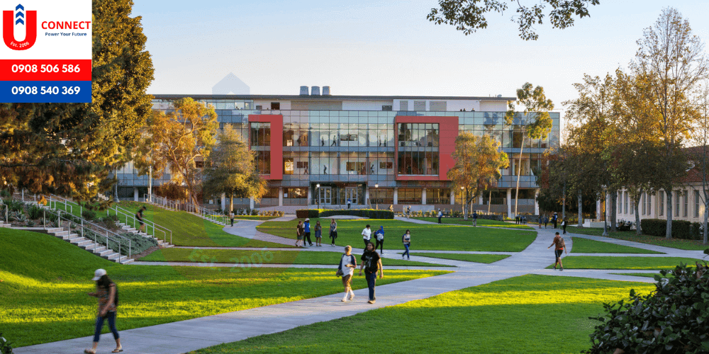Đại học Whittier, bang California, Mỹ.